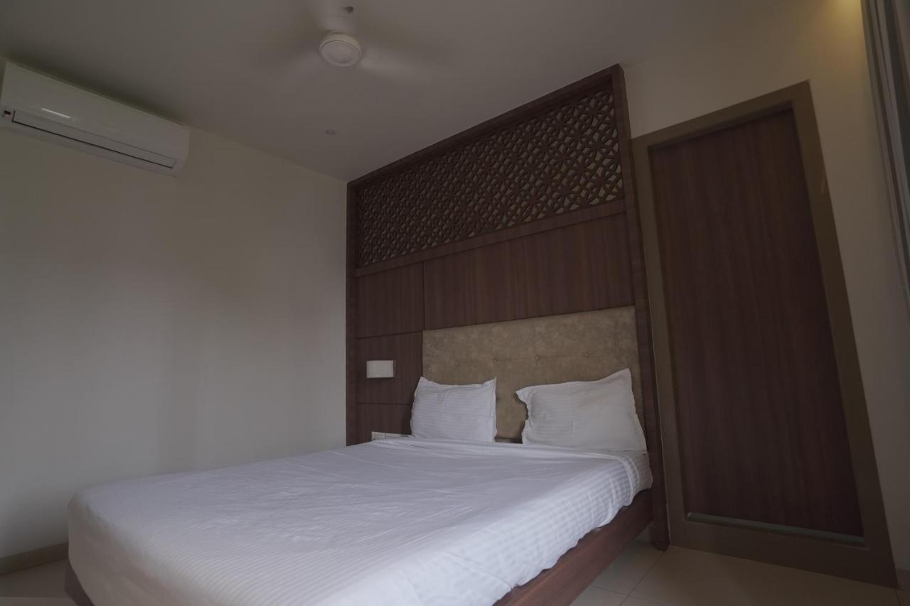 Hotel Mathoshree Thane Exterior foto