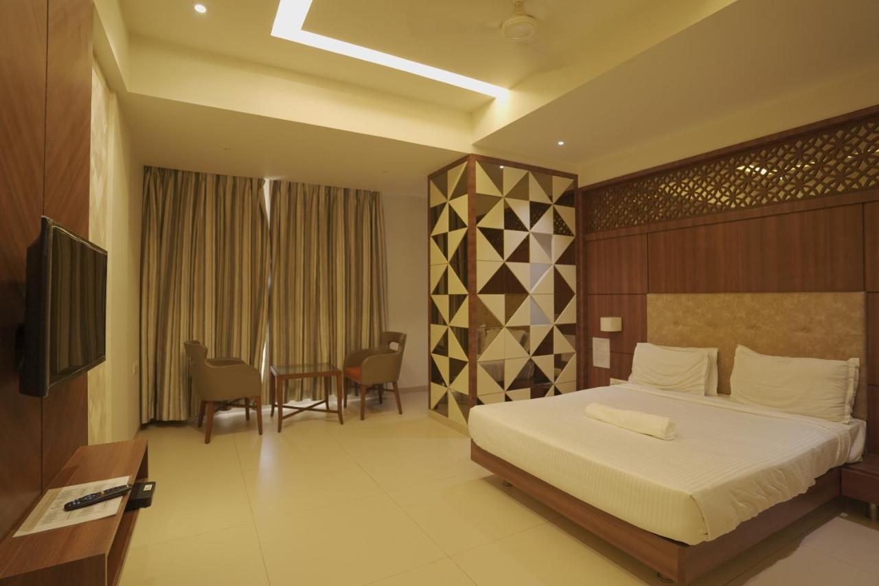 Hotel Mathoshree Thane Exterior foto