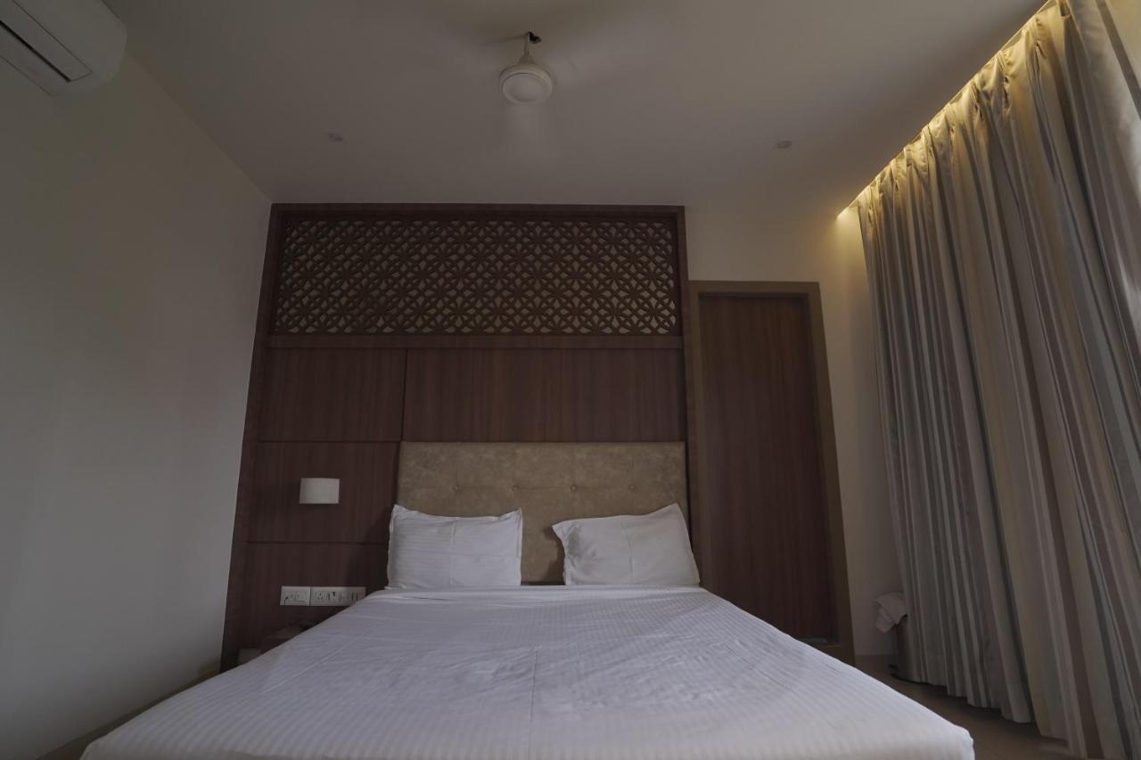 Hotel Mathoshree Thane Exterior foto